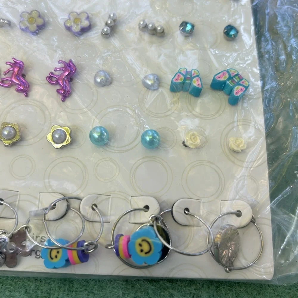 NWT Wonder Nation 30 pc Colorful Silver Pierced Earrings Set Floral Emoji Heart